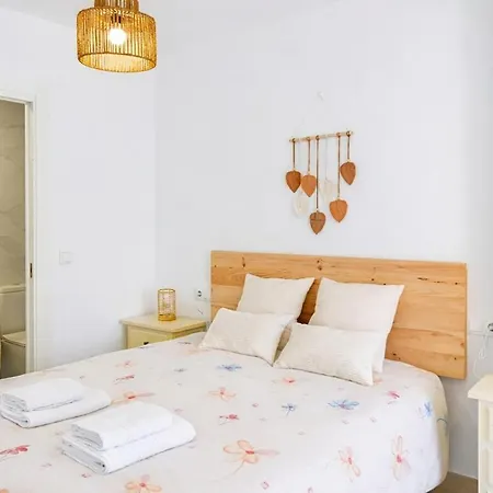 En La Playa Con Vistas Al Mar Y Jardin 别墅 *