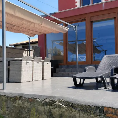 En La Playa Con Vistas Al Mar Y Jardin Βίλα