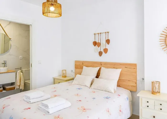 En La Playa Con Vistas Al Mar Y Jardin 别墅 *