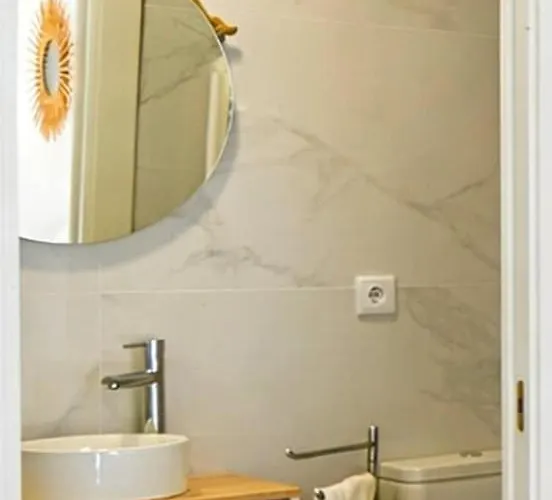 En La Playa Con Vistas Al Mar Y Jardín