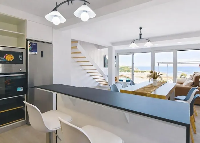 En La Playa Con Vistas Al Mar Y Jardin *